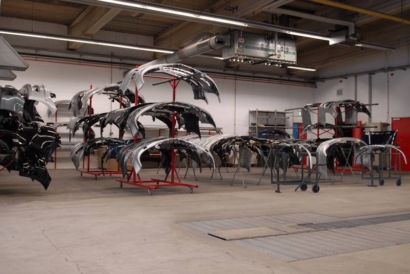 Anbauteile und Stoßfänger in der Lackierwerkstatt